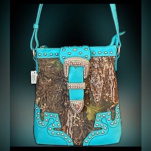 🩵 Camo-Glam Crossbody Bag